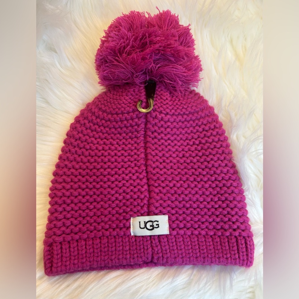 NWT Ugg Chunky Knit Pom Pom Beanie